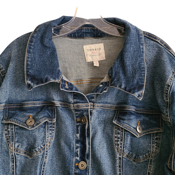 TORRID Stretch Blue Denim Medium‎ Wash Button Front Trucker Jacket Women's 3X - Picture 3 of 10